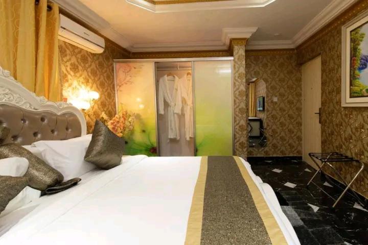 Ag Hotel And Suites Ogbodjo Exterior foto
